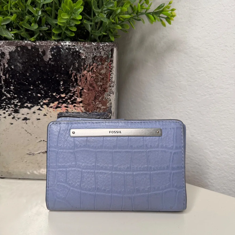 Fossil Liza Bifold Wallet Womens Light Lilac Croc Embossed‎ Leather Classic OS